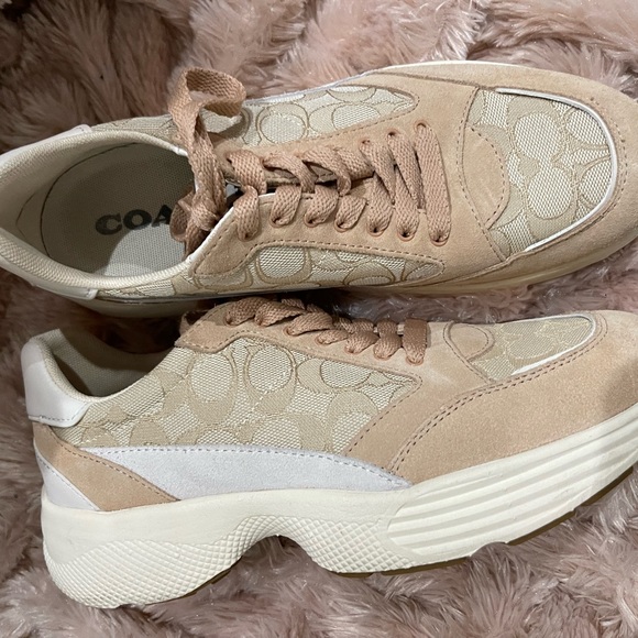 NEW COACH C152 SIG TECH RUNNERS
LIGHT KHAKI/CHALK
STYLE NO. G5057
SIZE 9 - Picture 6 of 7